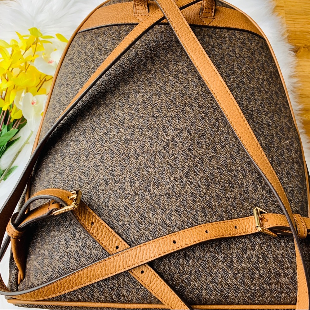 MICHAEL KORS LARGE ABBEY BROWN CANVAS BACKPACK - Picture 6 of 8